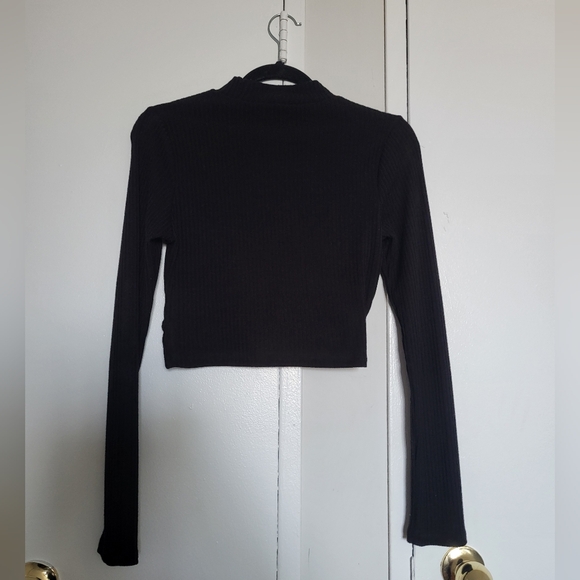 FOREVER 21 LONG SLEEVE TOP - Picture 3 of 6